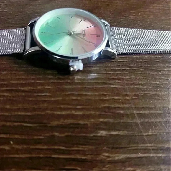Simple gradient watch - Picture 4 of 6